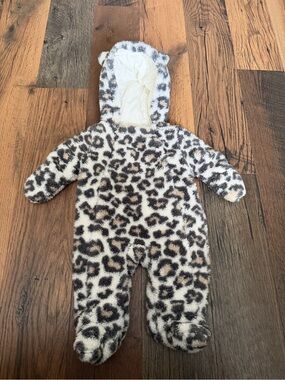 Cozy Leopard-Print Hooded Winter Snug Suit